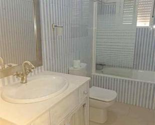 Bathroom of Flat to rent in Posadas