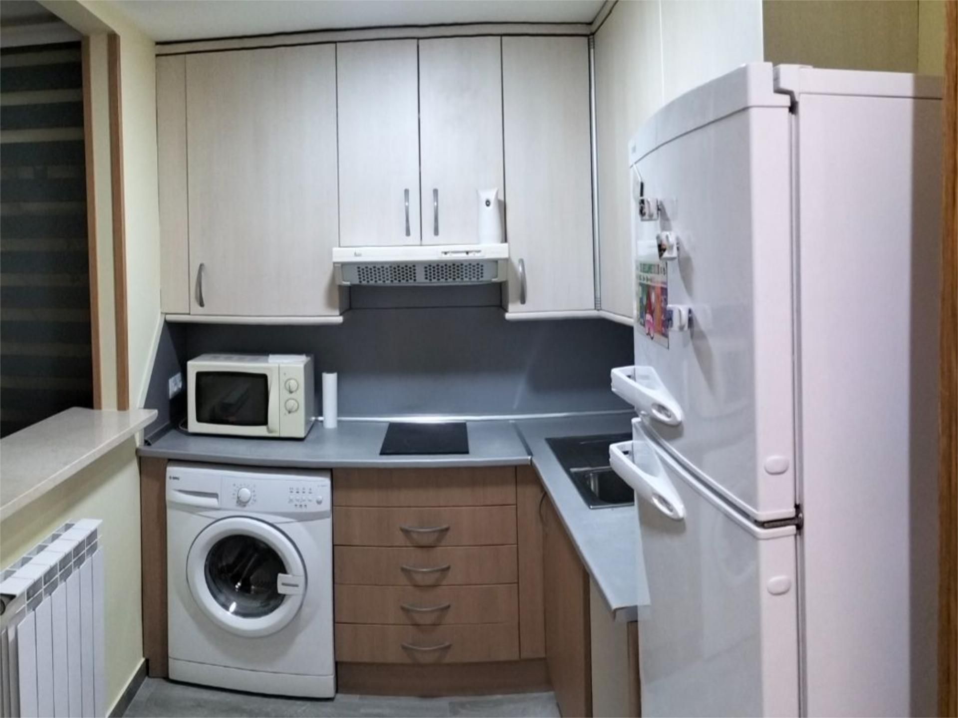 Cuina de Loft de lloguer en Valdepeñas amb Calefacció, Moblat i Balcó