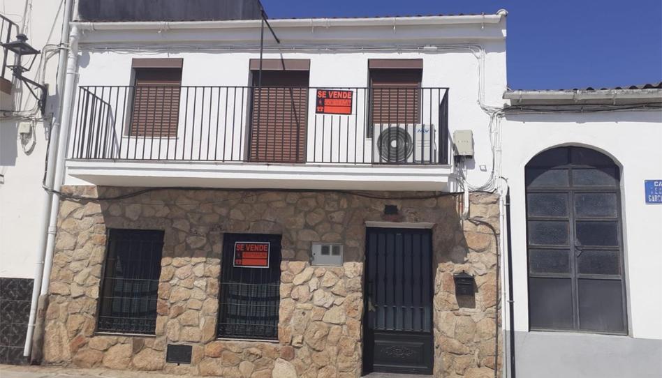 Casa adosada en venta en Calle Federico García Lorca, 3, Perales del Puerto, Cáceres - imagen 1 Foto 1 de Casa adosada en venta en Calle Federico García Lorca, 3, Perales del Puerto, Cáceres