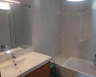 Bathroom of Flat to rent in A Coruña Capital 