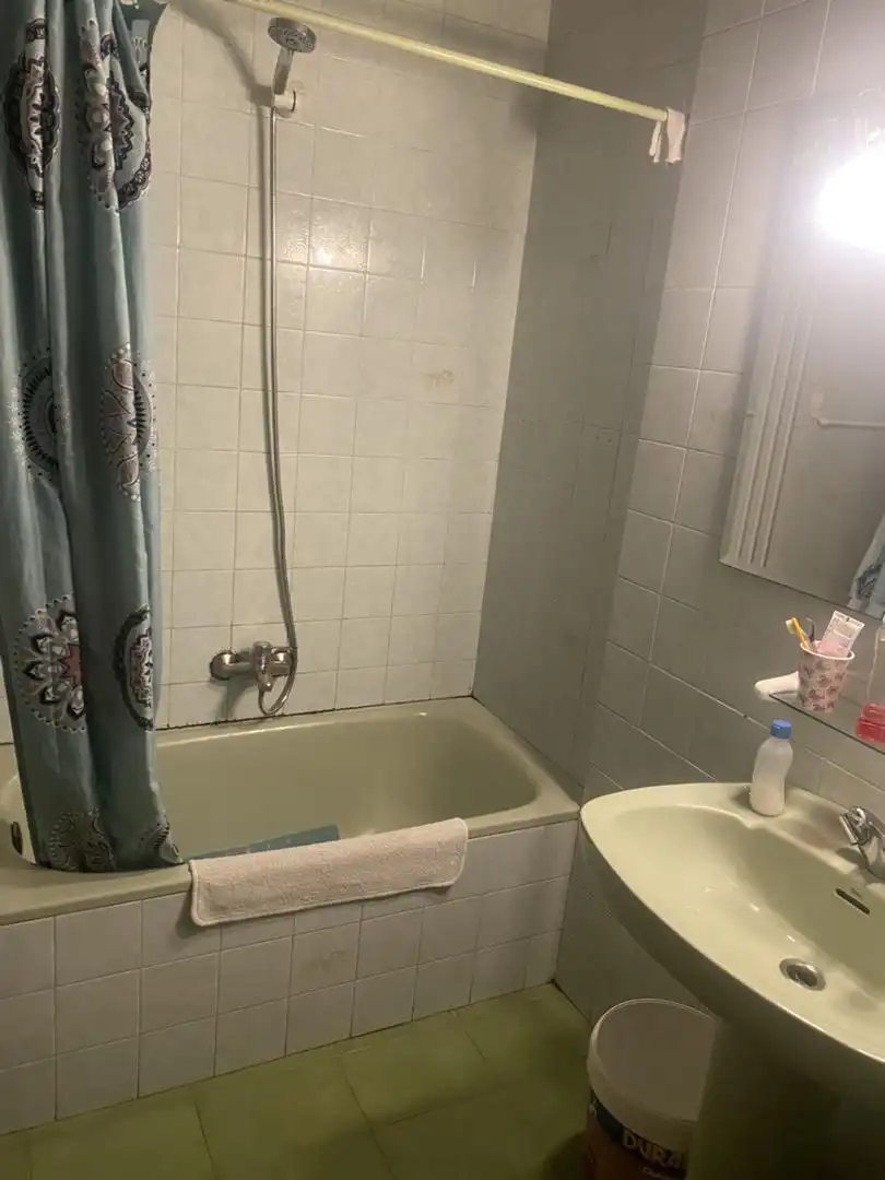 Room in Barrio la Esprilla, 2, Igollo Bathroom of Flat for share in Camargo with Heating, Terrace and Furnished