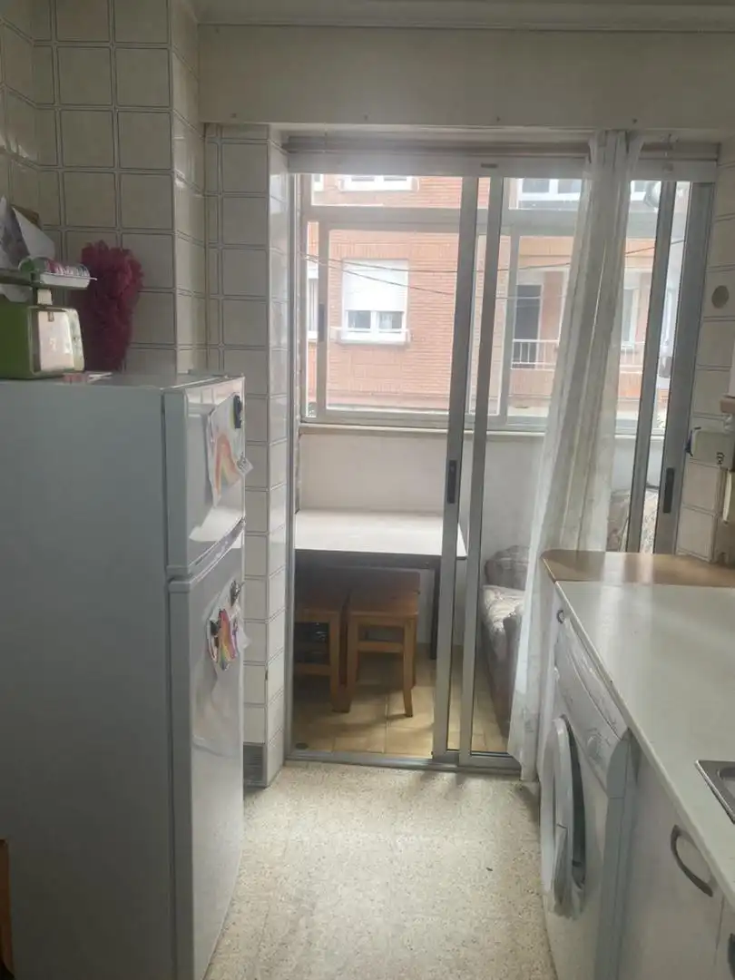 Room in Barrio la Esprilla, 2, Igollo Kitchen of Flat for share in Camargo with Heating, Terrace and Furnished