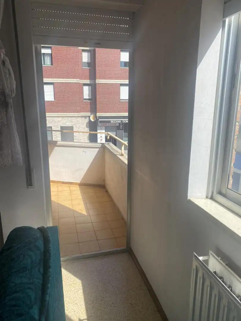 Room in Barrio la Esprilla, 2, Igollo Balcony of Flat for share in Camargo with Heating, Terrace and Furnished