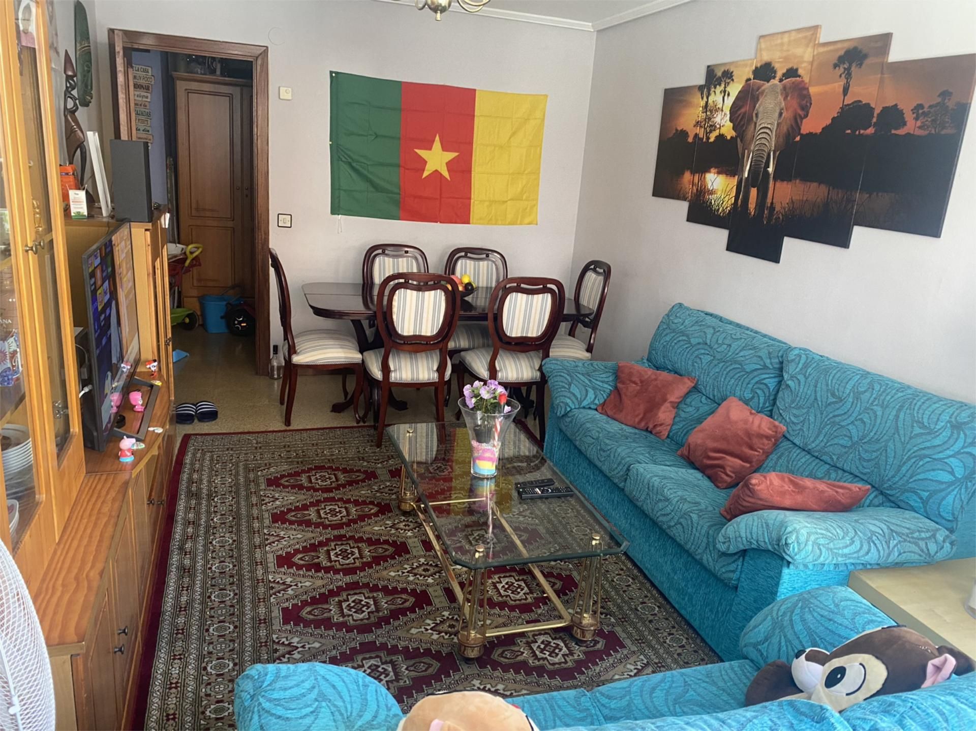 Living room of Flat to share in Camargo  with Heating, Terrace and Furnished