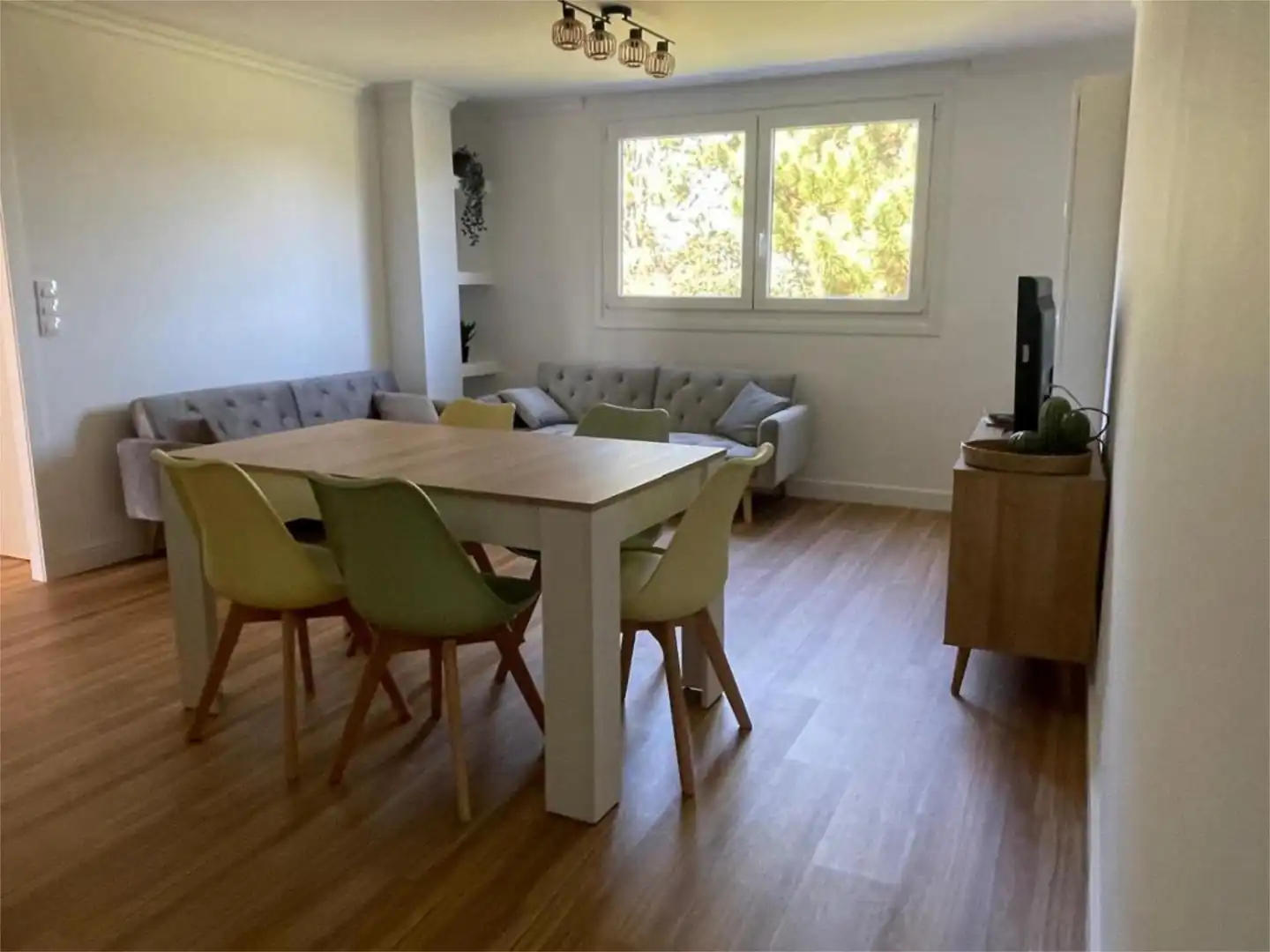 Comedor de Piso para compartir en Oleiros con Parquet y Amueblado