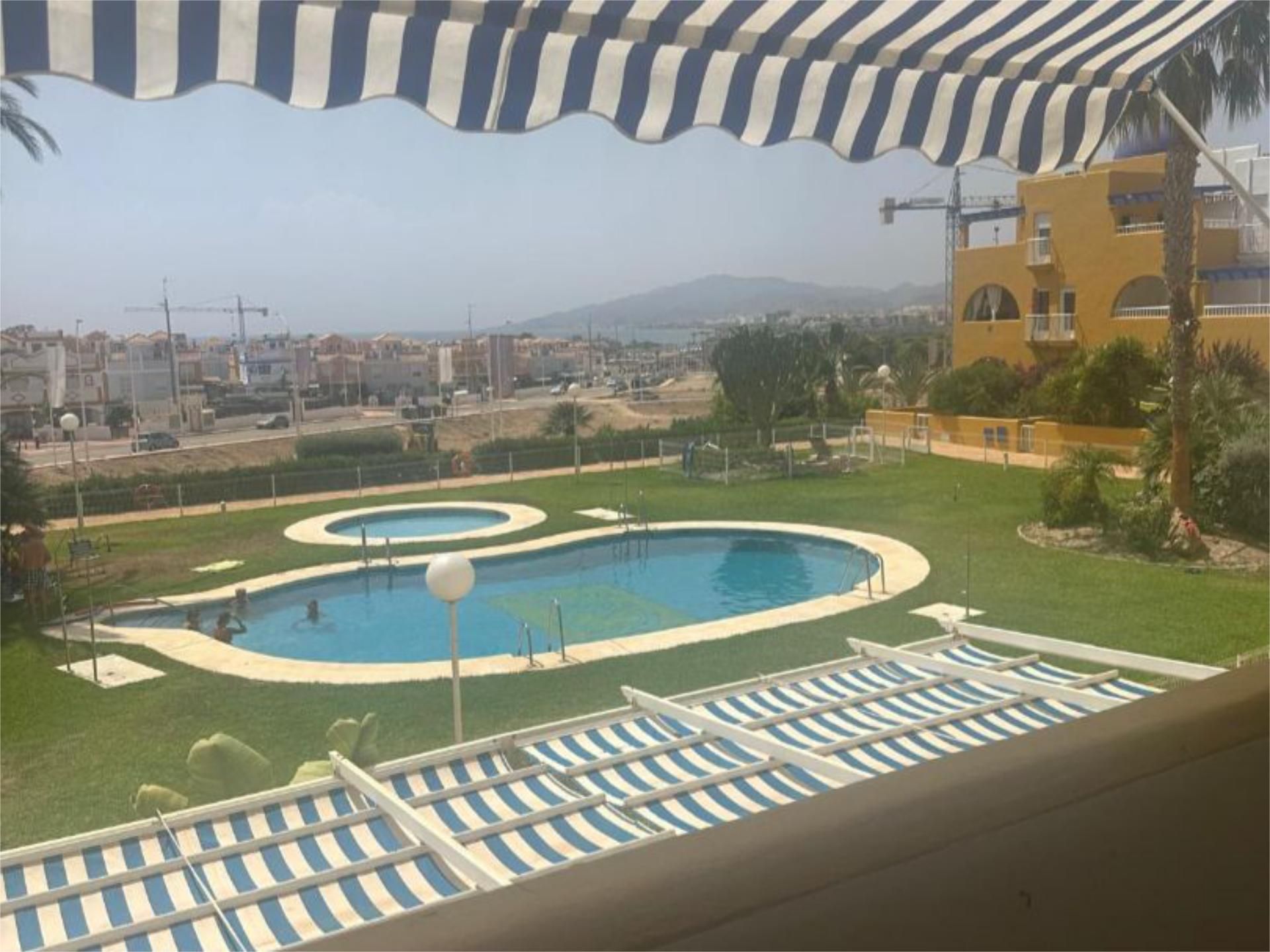 Piscina de Apartament de lloguer en Pulpí amb Jardí privat, Terrassa i Piscina