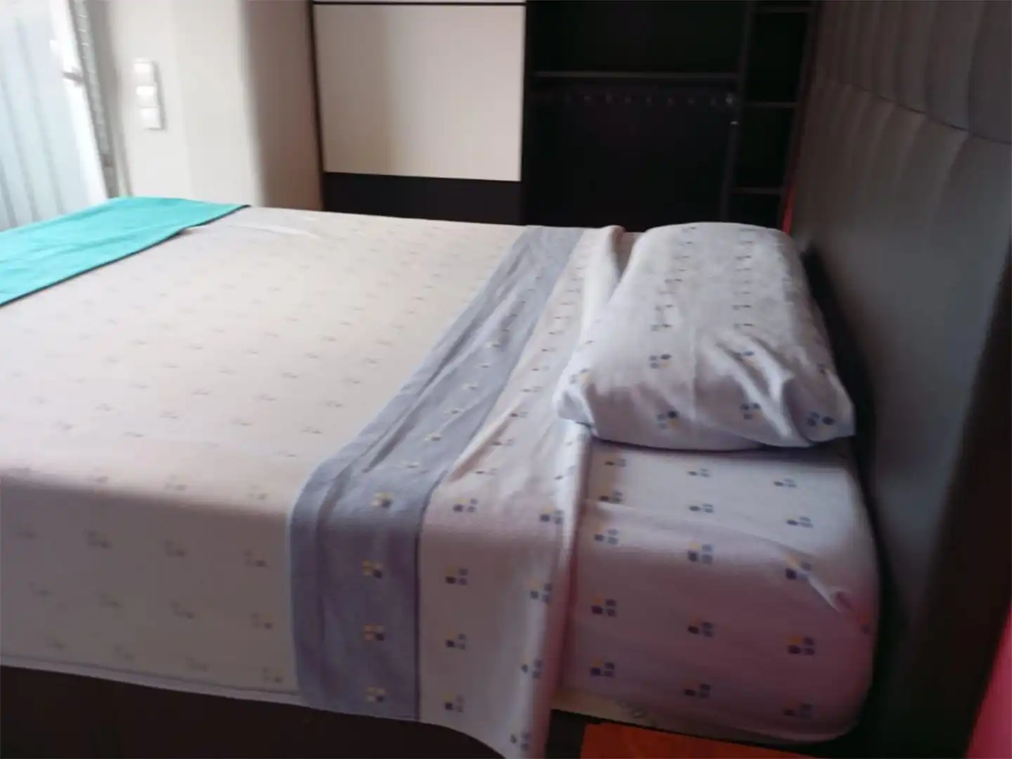 Zimmer in Avinguda Meridiana, 245, Navas Schlafzimmer von Wohnung zur untervermieten in Barcelona mit Heizung, Parkett und Terrasse