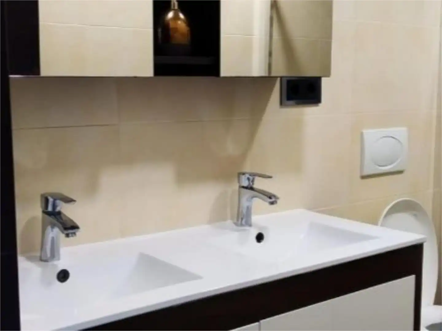 Zimmer in Avinguda Meridiana, 245, Navas Badezimmer von Wohnung zur untervermieten in Barcelona mit Heizung, Parkett und Terrasse