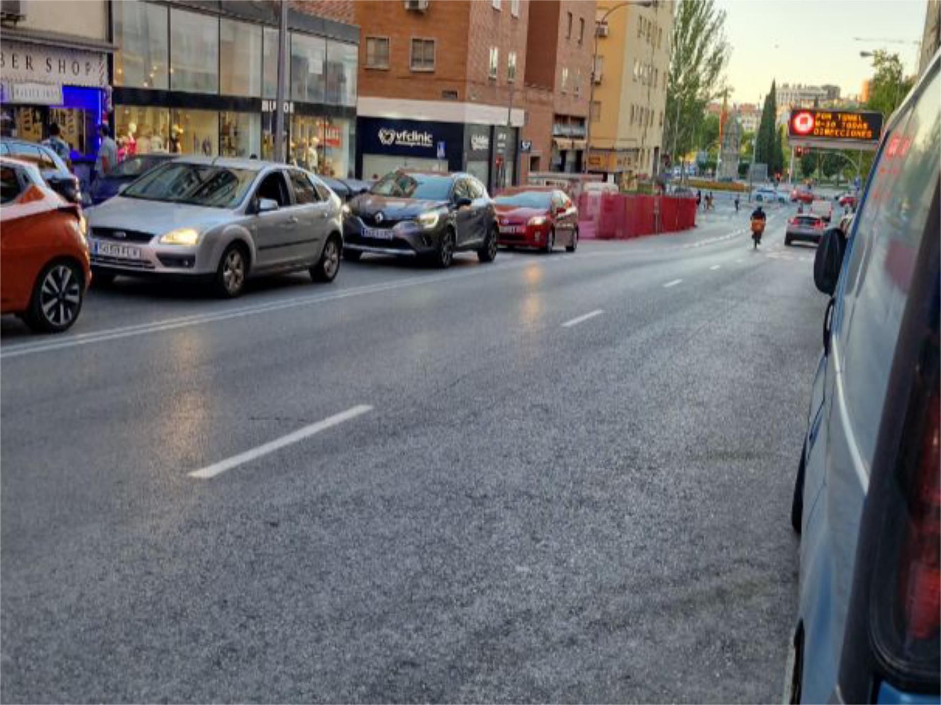 Vista exterior de Local en venta en  Madrid Capital