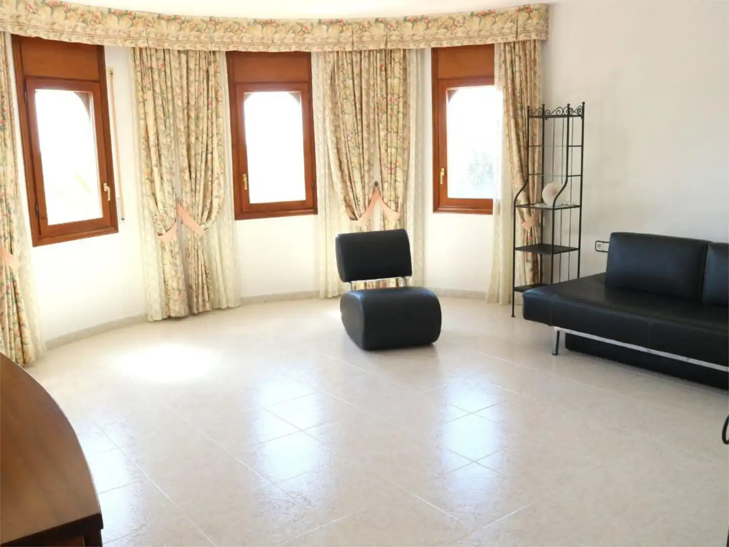 Casa o xalet en venda a Carrer Dels Xops, 17, Platja de Mont-roig Sala d'estar de Casa o xalet en venda en Mont-roig del Camp amb Aire condicionat, Terrassa i Piscina