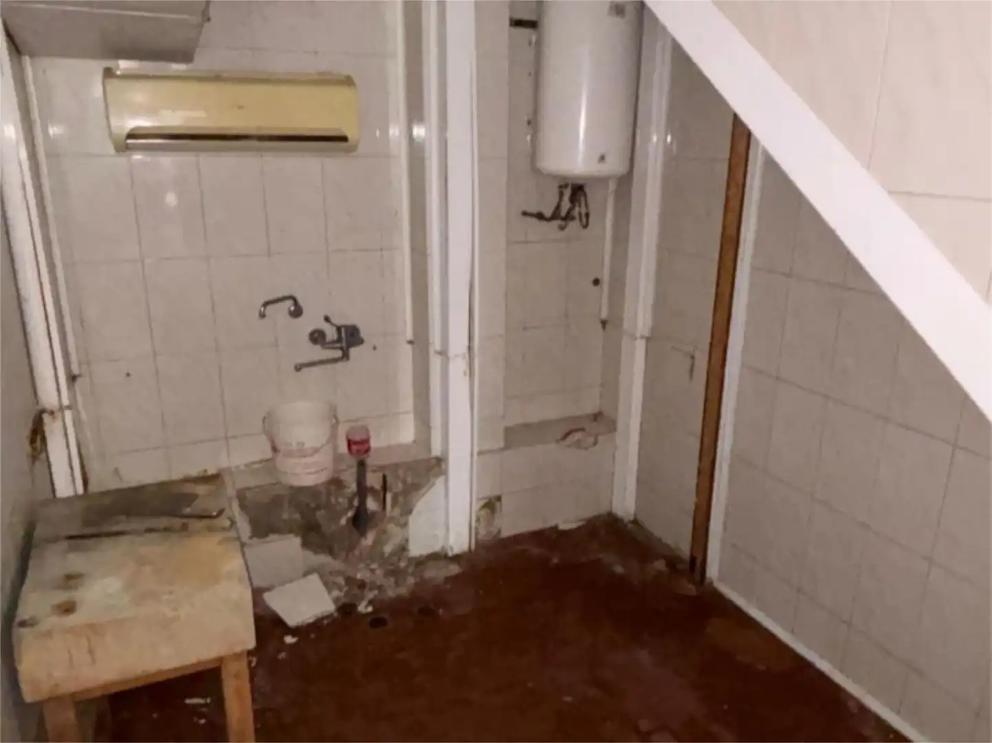 Local de alquiler en Calle General Castañeda, 2, El Parque - Zapatón Baño de Local de alquiler en Torrelavega
