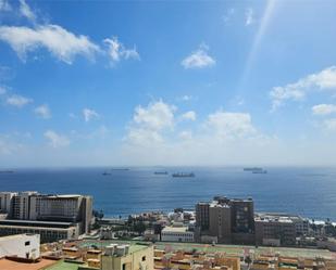 Vista exterior de Pis per a compartir en Las Palmas de Gran Canaria amb Balcó