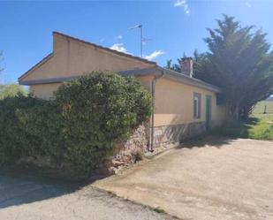 Vista exterior de Casa o xalet en venda en Carrascal del Obispo amb Terrassa