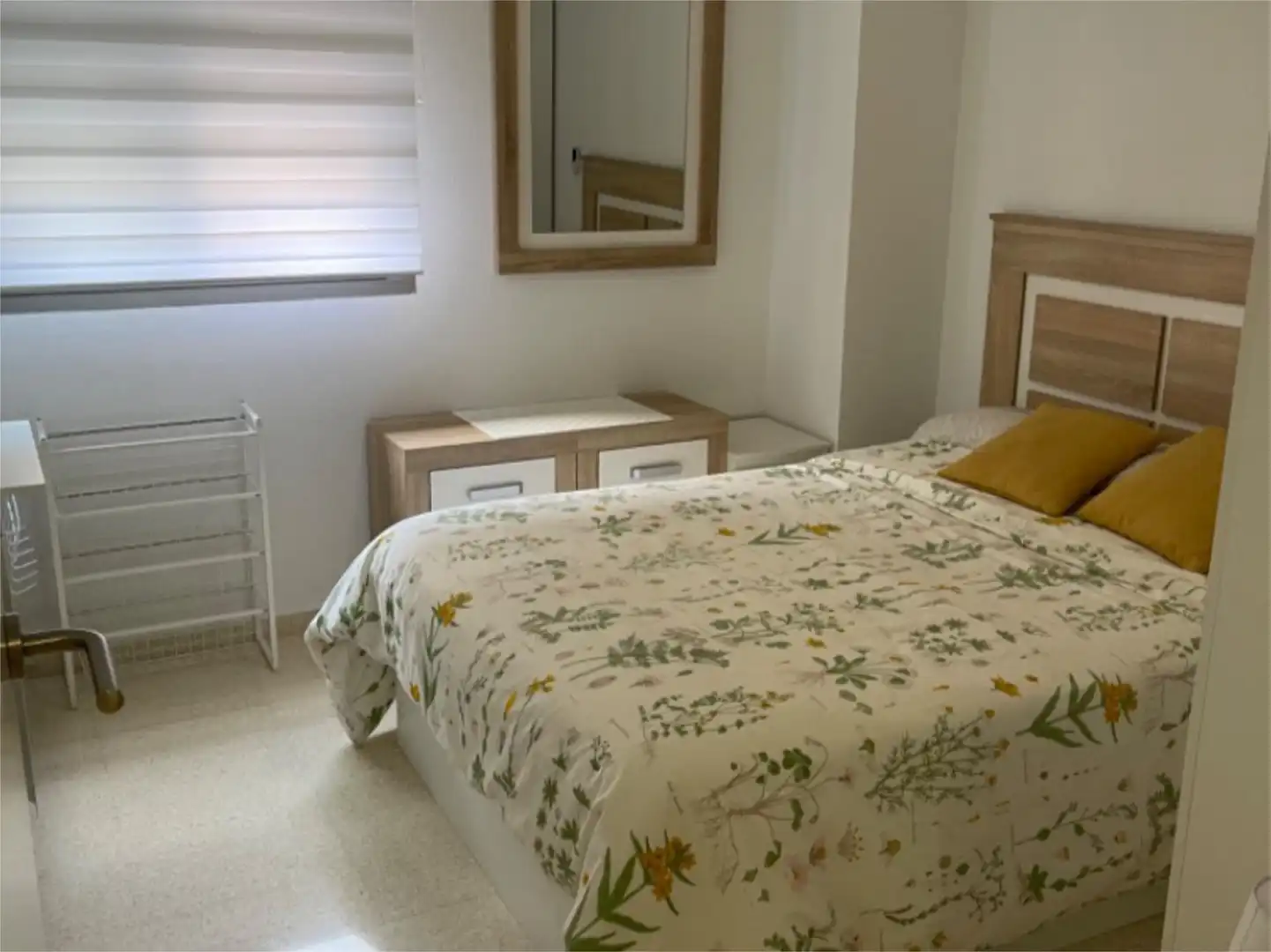 Room in Calle Villa de Oña, 11, Almanjáyar
