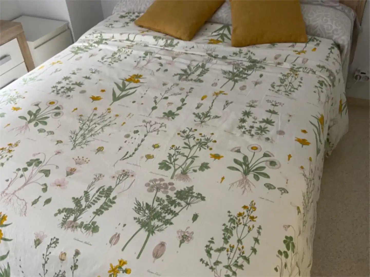 Room in Calle Villa de Oña, 11, Almanjáyar