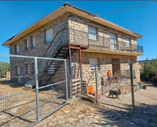 Exterior view of Single-family semi-detached for sale in Anguita  with Terrace