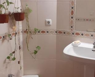 Bathroom of Flat to share in  Sevilla Capital  with Air Conditioner, Terrace and Balcony