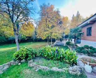 Jardí de Casa o xalet en venda en Fuente del Fresno amb Aire condicionat, Terrassa i Piscina