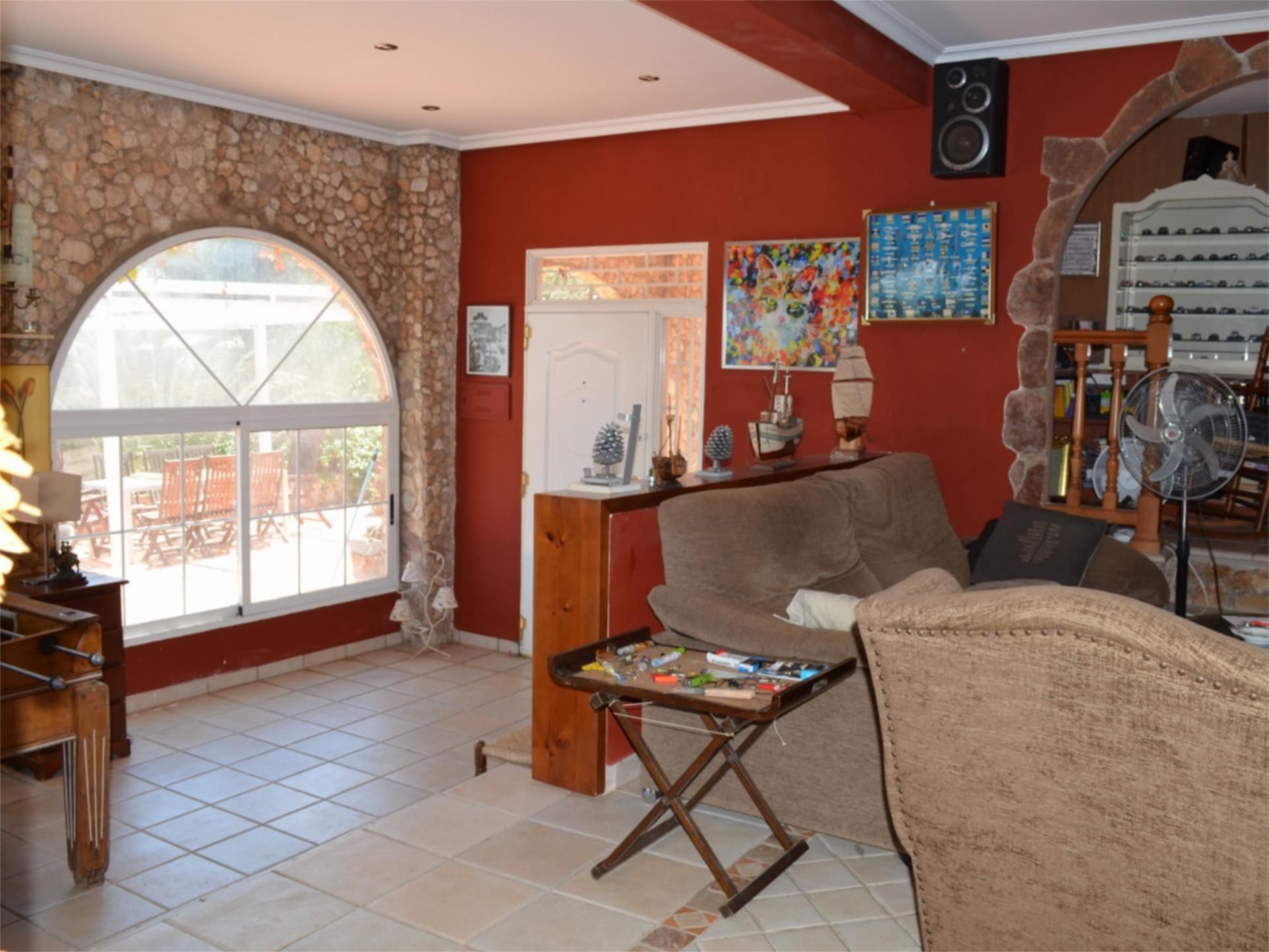 Sala d'estar de Casa o xalet en venda en Picassent amb Aire condicionat, Terrassa i Piscina