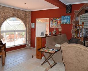 Sala d'estar de Casa o xalet en venda en Picassent amb Aire condicionat, Terrassa i Piscina