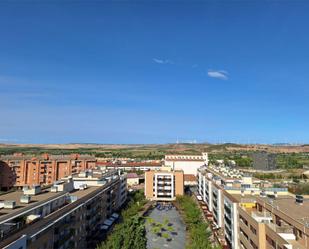 Vista exterior de Àtic en venda en Tudela amb Terrassa i Balcó