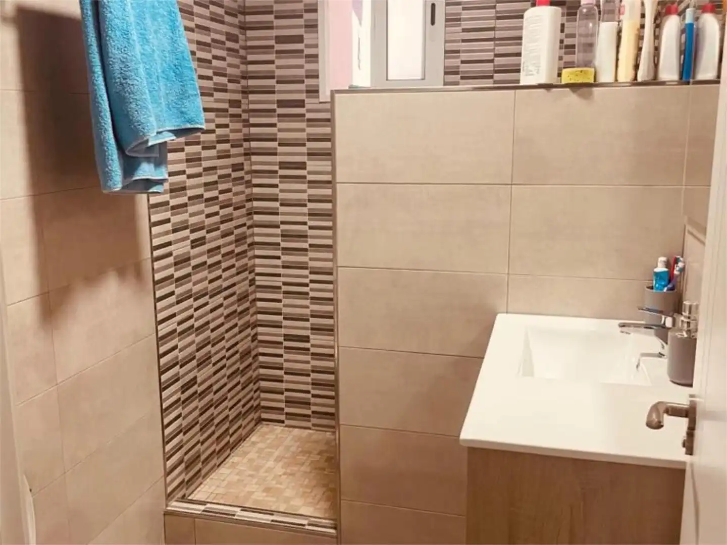Einfamilien-Reihenhaus zum Verkauf in Calle Libertad, 8, Riogordo Badezimmer von Einfamilien-Reihenhaus zum Verkauf in Riogordo mit Klimaanlage und Terrasse