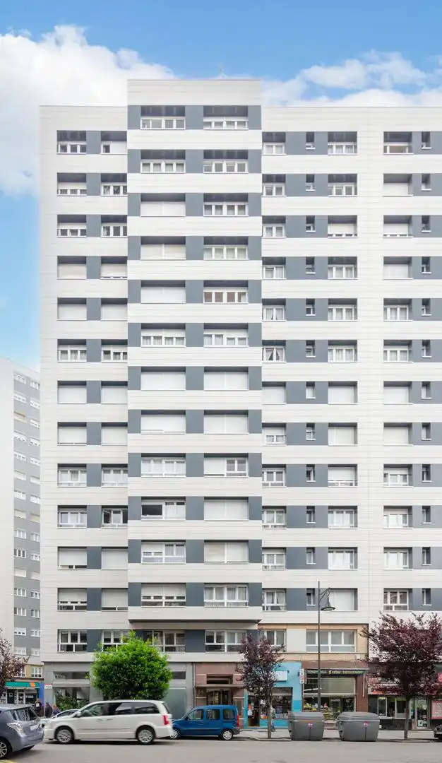 Außenansicht von Büro zum Verkauf in Gijón 