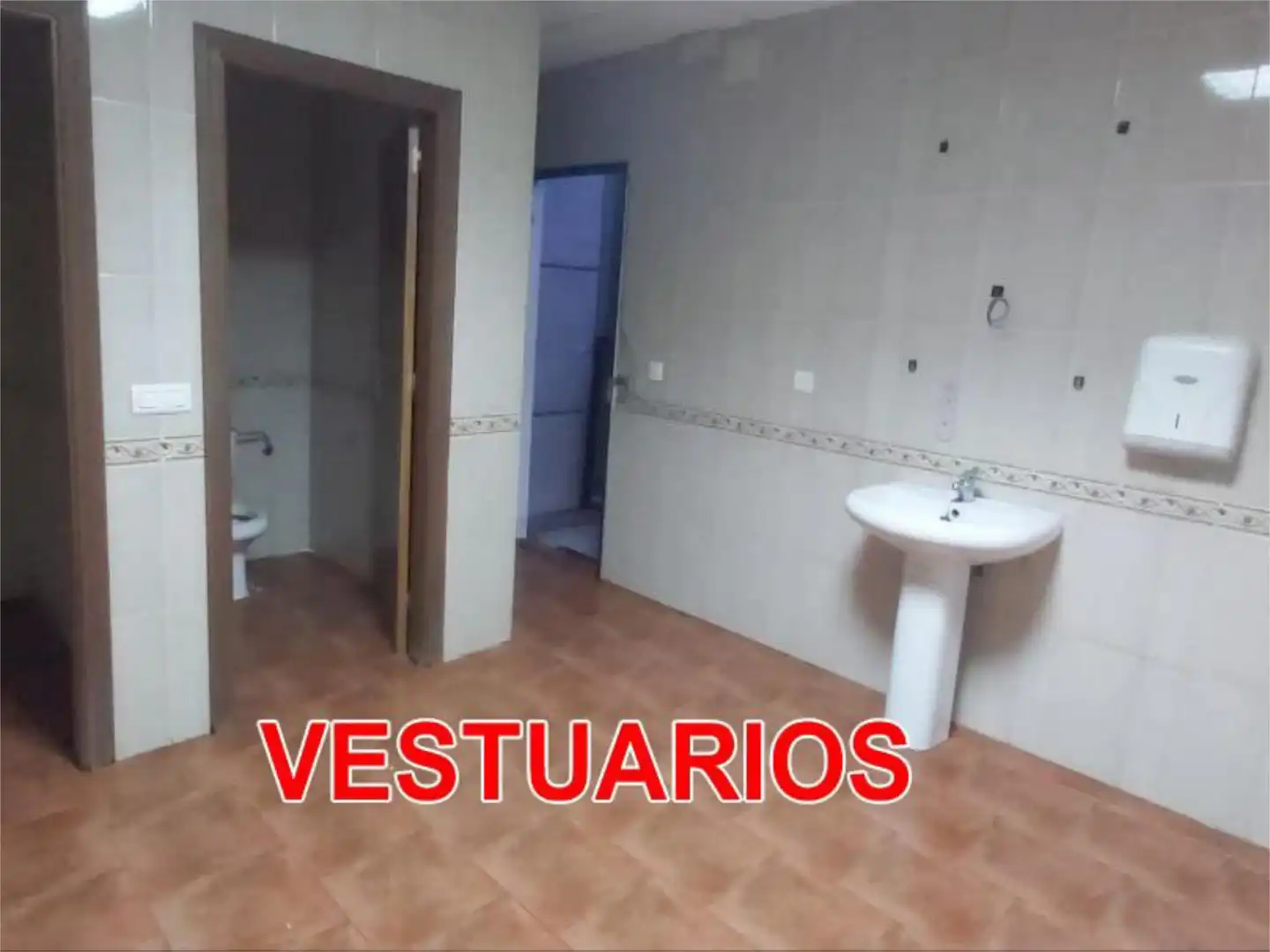 Nave industrial de alquiler en Calle Pamplona, 16, Oeste Baño de Nave industrial de alquiler en Mérida con Aire acondicionado y Amueblado