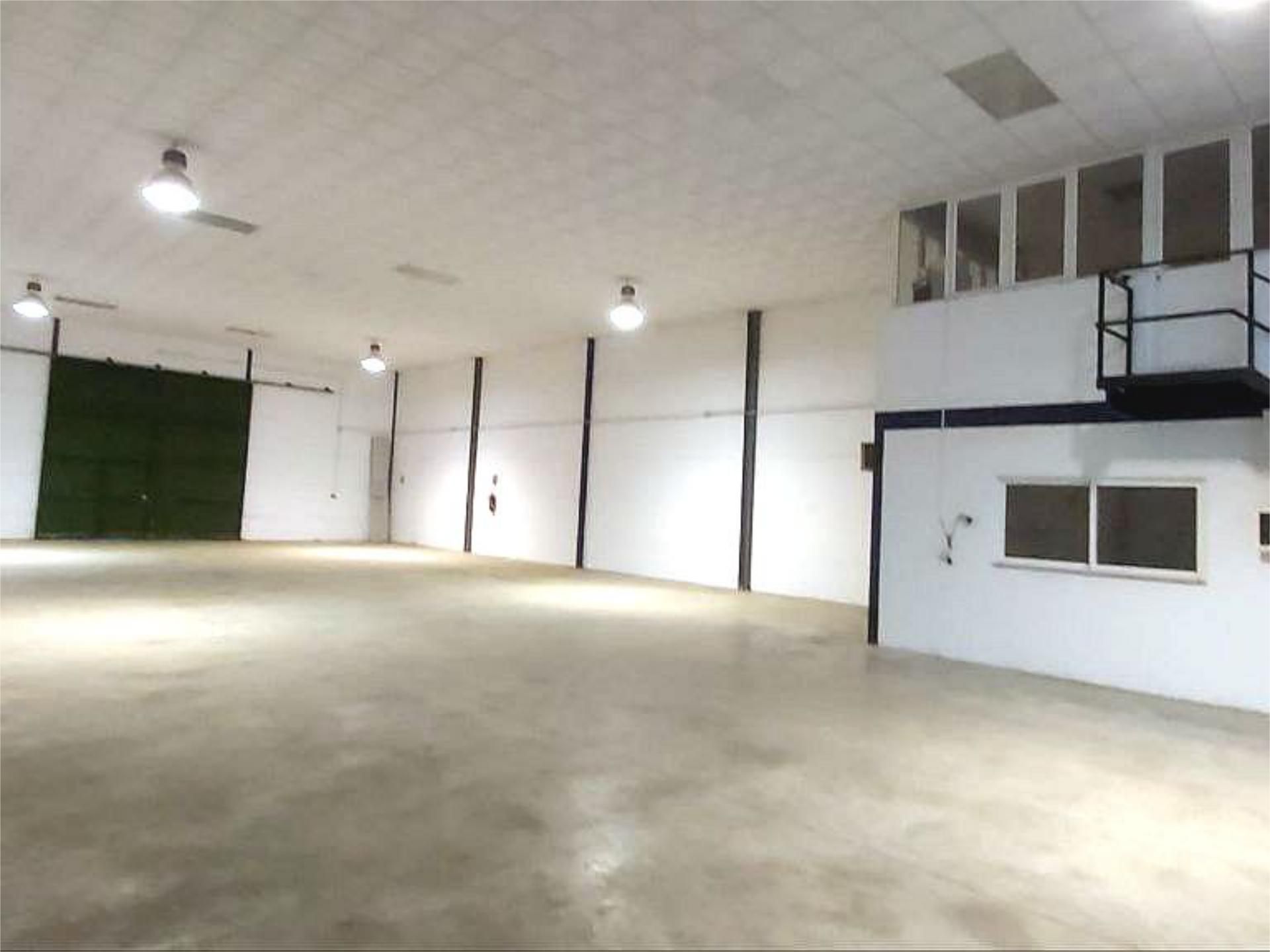Industrial buildings to rent in Mérida  with Air Conditioner and Furnished