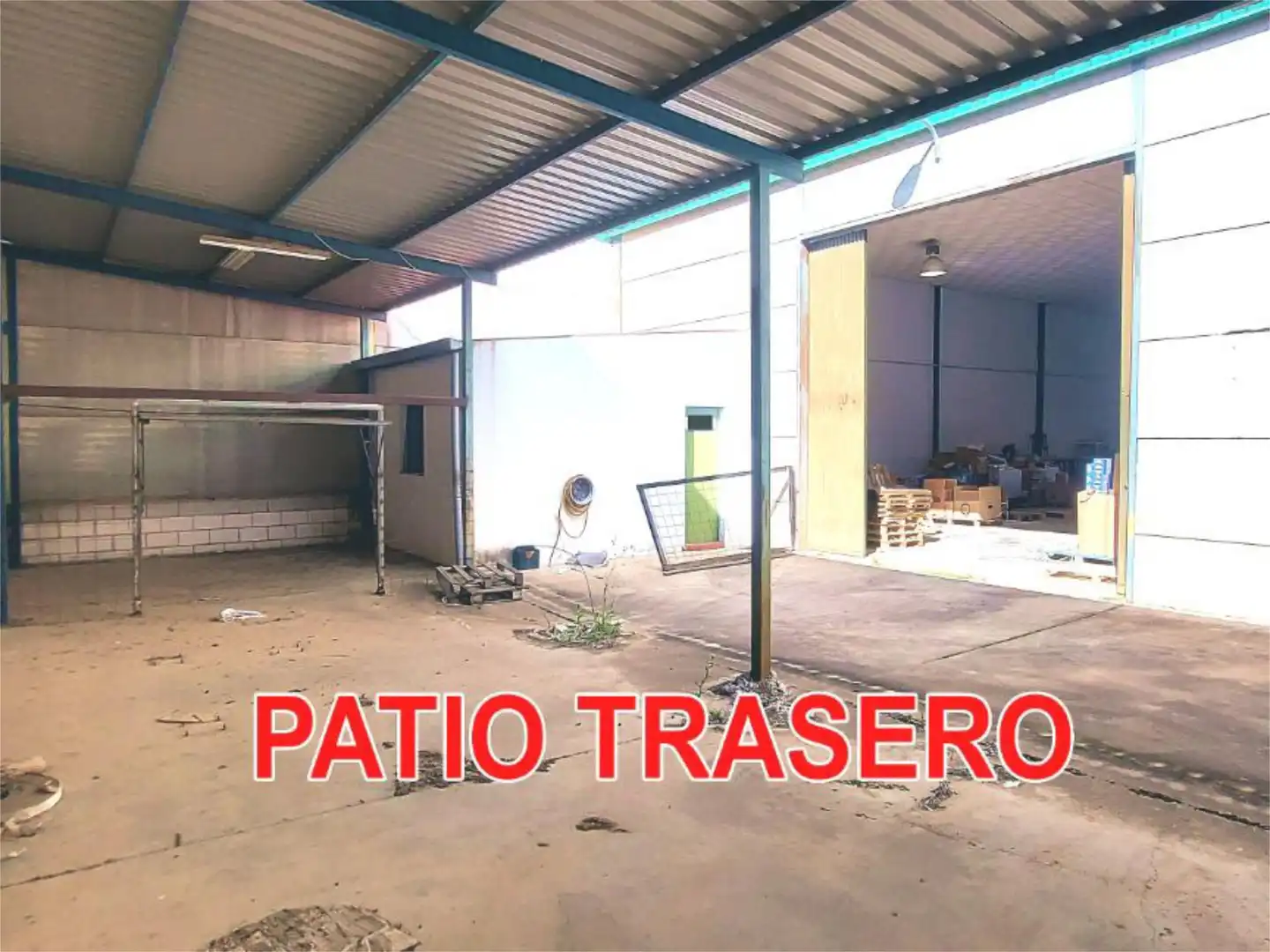 Nave industrial de alquiler en Calle Pamplona, 16, Oeste Terraza de Nave industrial de alquiler en Mérida con Aire acondicionado y Amueblado