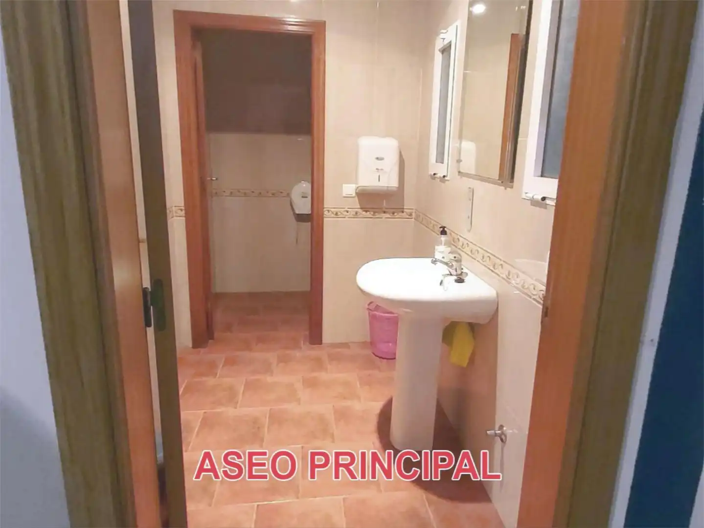 Nave industrial de alquiler en Calle Pamplona, 16, Oeste Baño de Nave industrial de alquiler en Mérida con Aire acondicionado y Amueblado