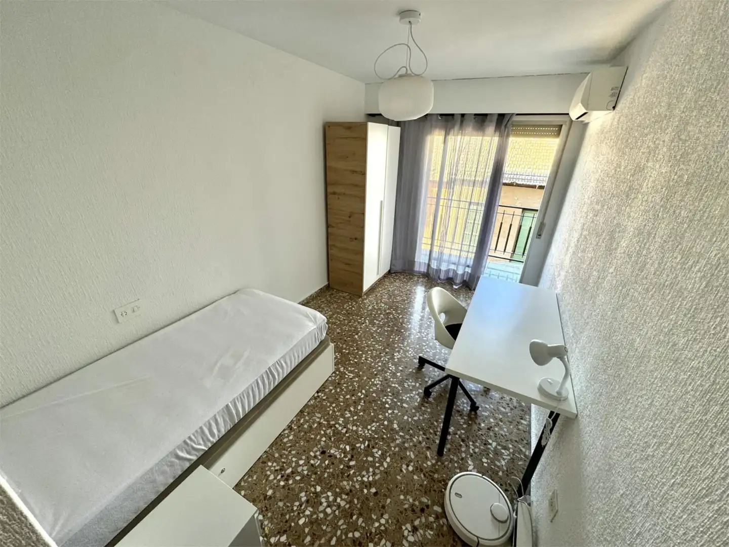 Wohnung zur Miete in Carrer Migjorn, 24, Villamontes - Boqueres Schlafzimmer von Wohnung zur Miete in San Vicente del Raspeig / Sant Vicent del Raspeig mit Klimaanlage und Balkon