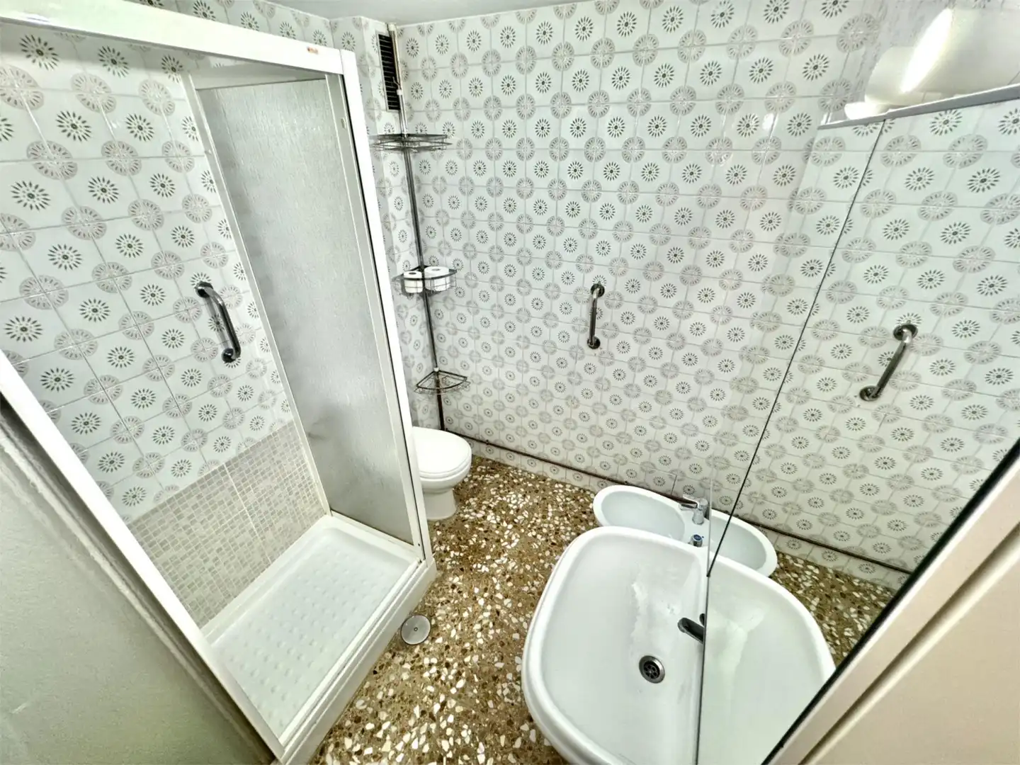 Wohnung zur Miete in Carrer Migjorn, 24, Villamontes - Boqueres Badezimmer von Wohnung zur Miete in San Vicente del Raspeig / Sant Vicent del Raspeig mit Klimaanlage und Balkon