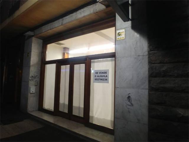 Local comercial en Alquiler en Domingo Beltran de Otazu Kalea, 1B en Coronación