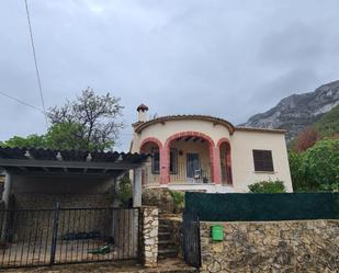 Vista exterior de Casa o xalet en venda en Dénia amb Terrassa, Piscina i Balcó