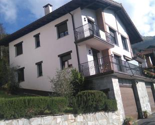 Vista exterior de Casa adosada en venda en Errezil