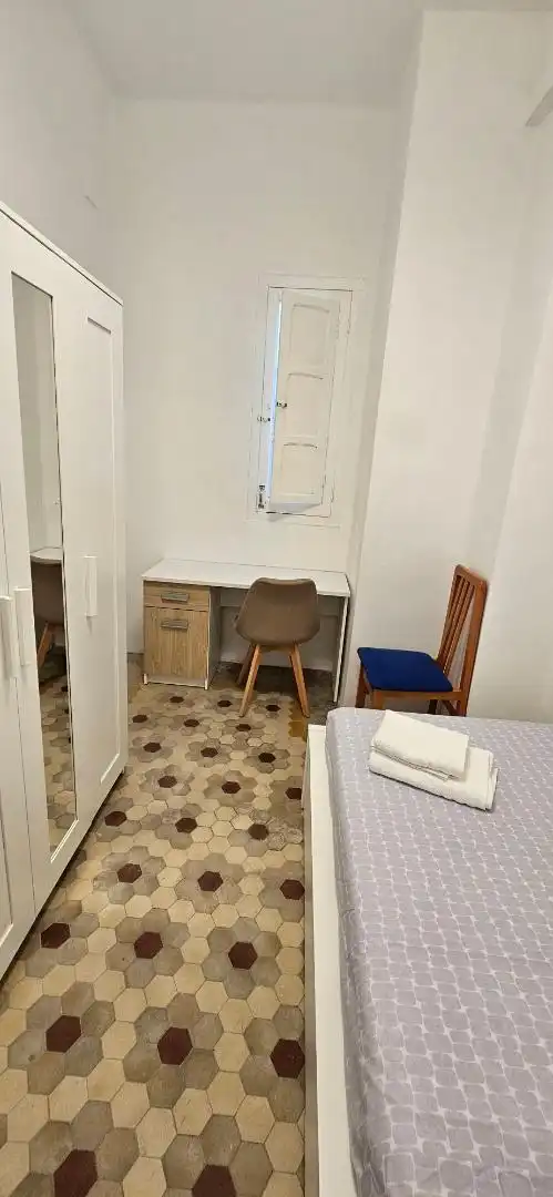 Habitación en Carrer de Sant Jacint Castanyeda, 17, Mont-Olivet Habitación en Carrer de Sant Jacint Castanyeda, 17, Mont-Olivet