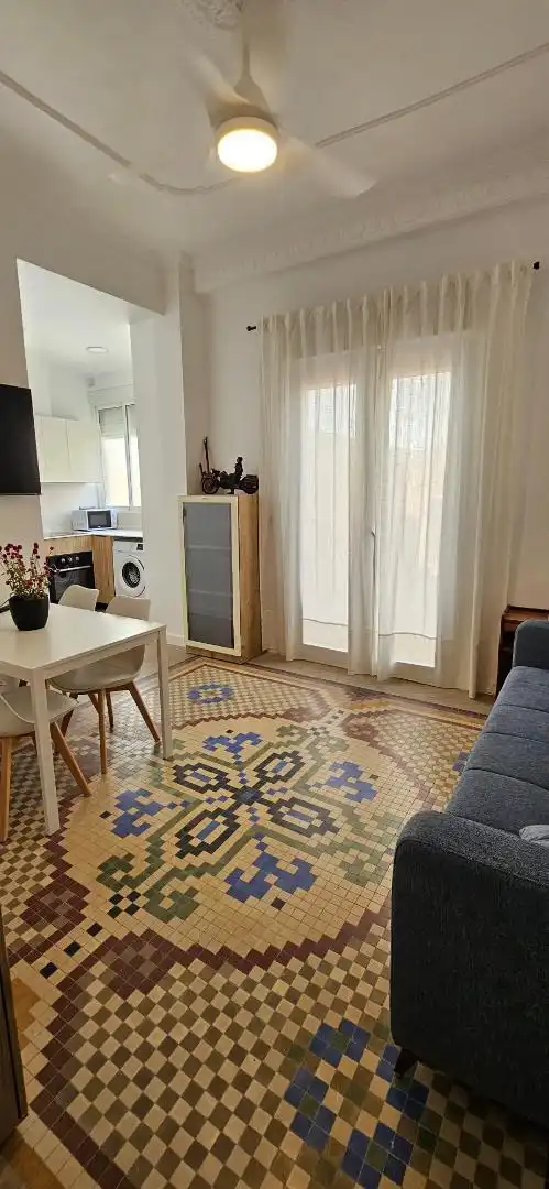 Habitación en Carrer de Sant Jacint Castanyeda, 17, Mont-Olivet Habitación en Carrer de Sant Jacint Castanyeda, 17, Mont-Olivet