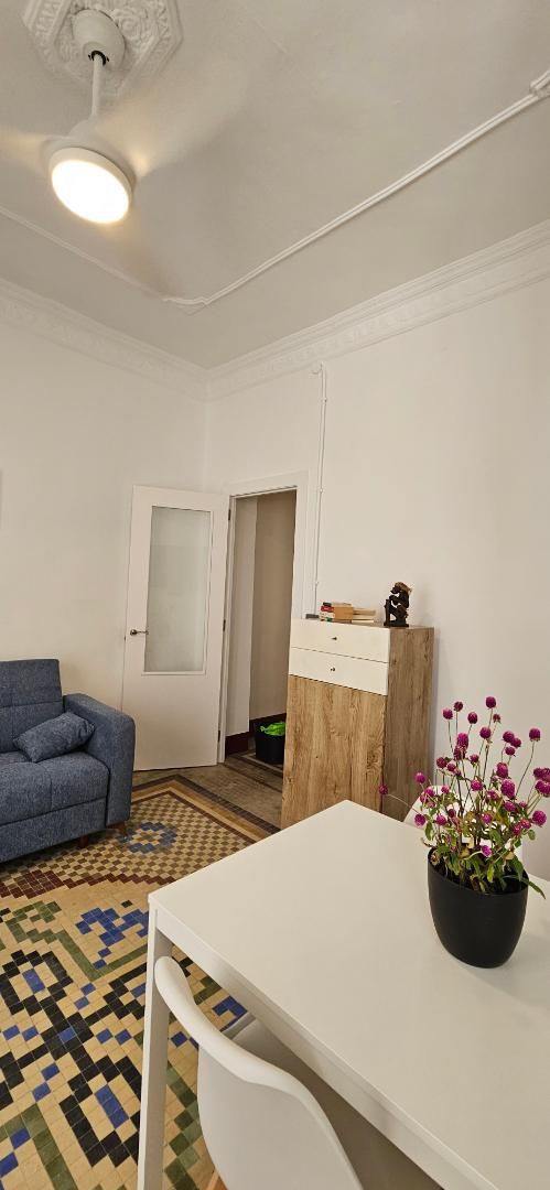 Piso para compartir en Carrer de Sant Jacint Castanyeda, 17, Mont-Olivet