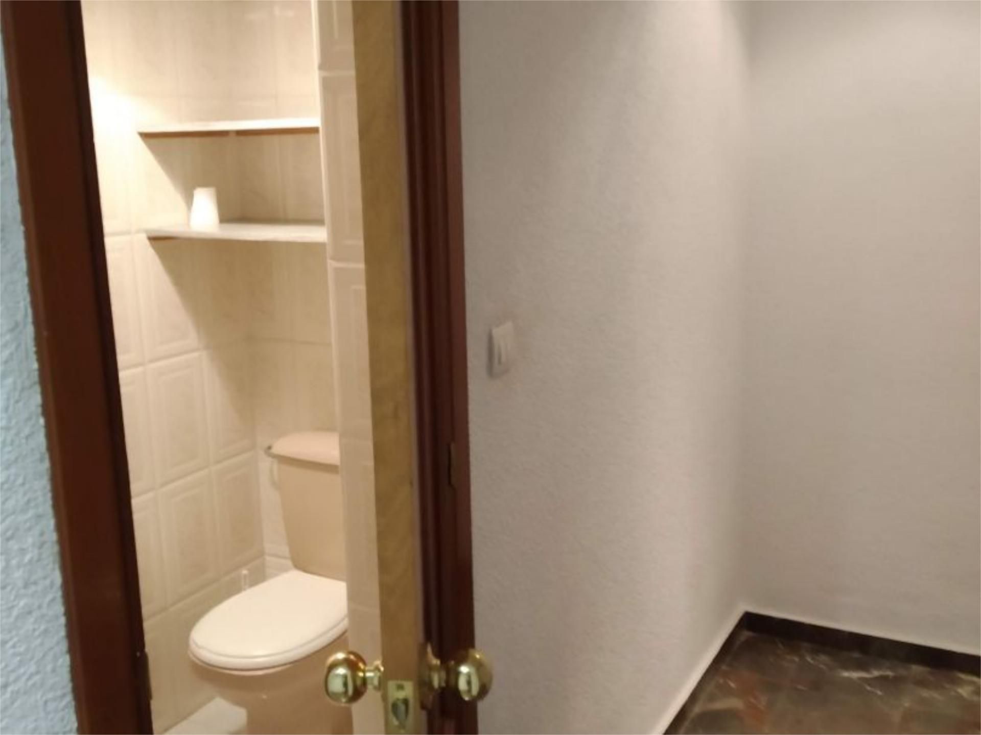 Bathroom of Flat for sale in  Almería Capital  with Private garden, Terrace and Storage room