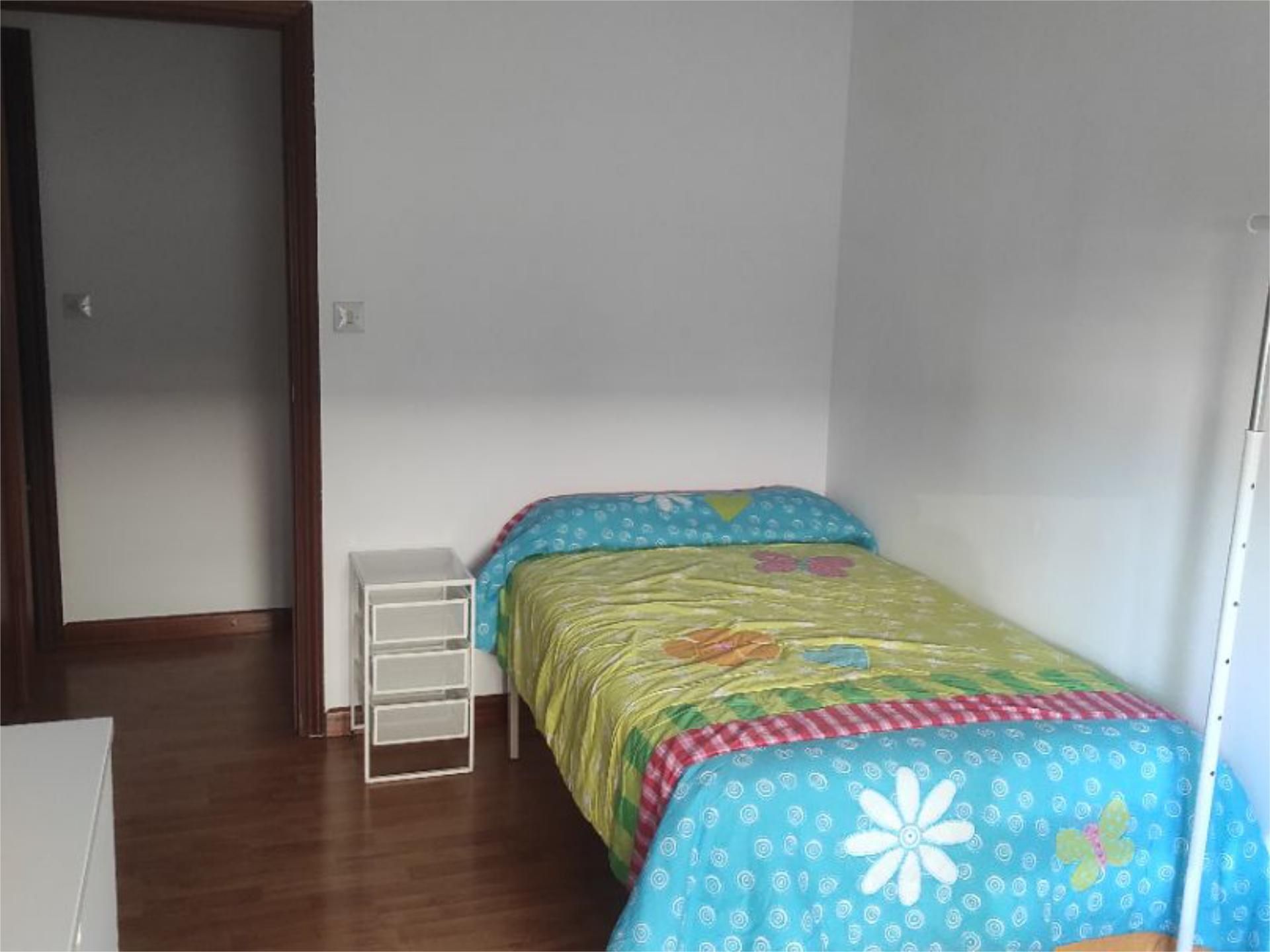 Bedroom of Flat to share in Valladolid Capital  with Air Conditioner, Heating and Private garden
