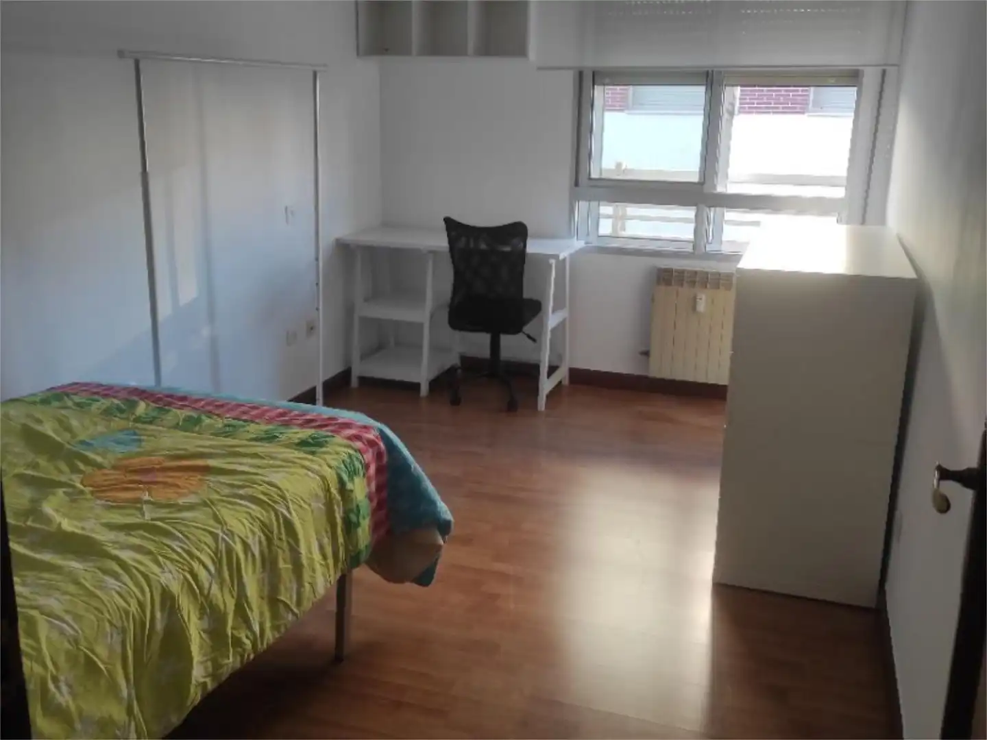 Bedroom of Flat for share in Valladolid  with Air Conditioner, Heating and Private garden