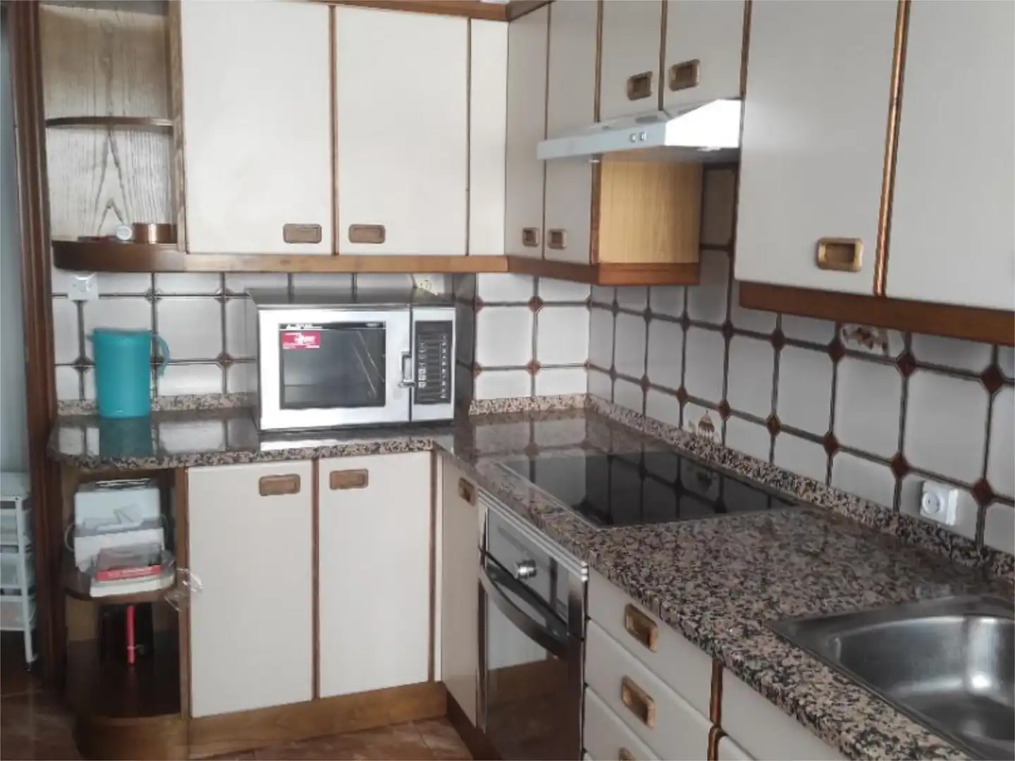 Kitchen of Flat for share in Valladolid  with Air Conditioner, Heating and Private garden