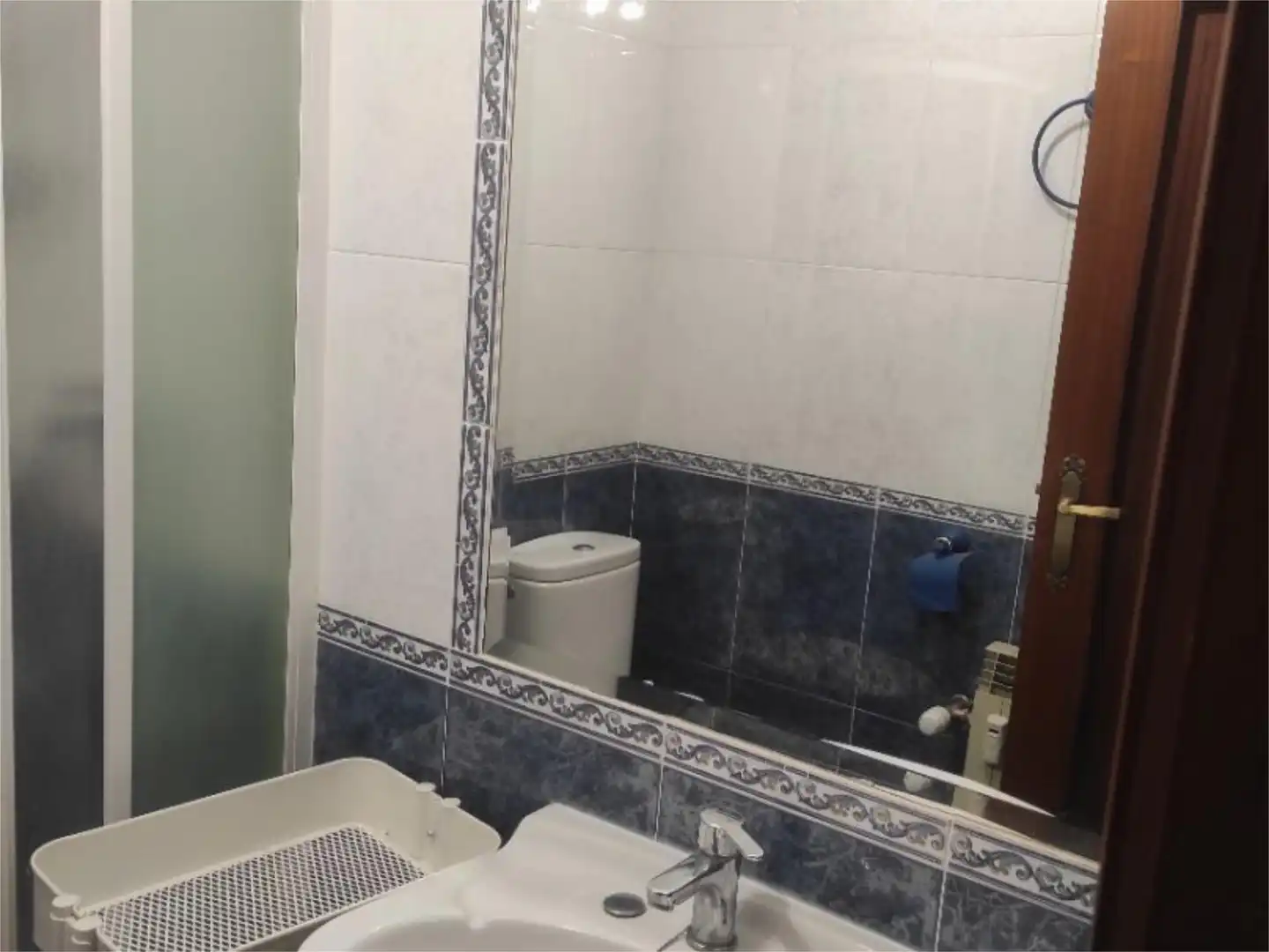 Bathroom of Flat for share in Valladolid  with Air Conditioner, Heating and Private garden
