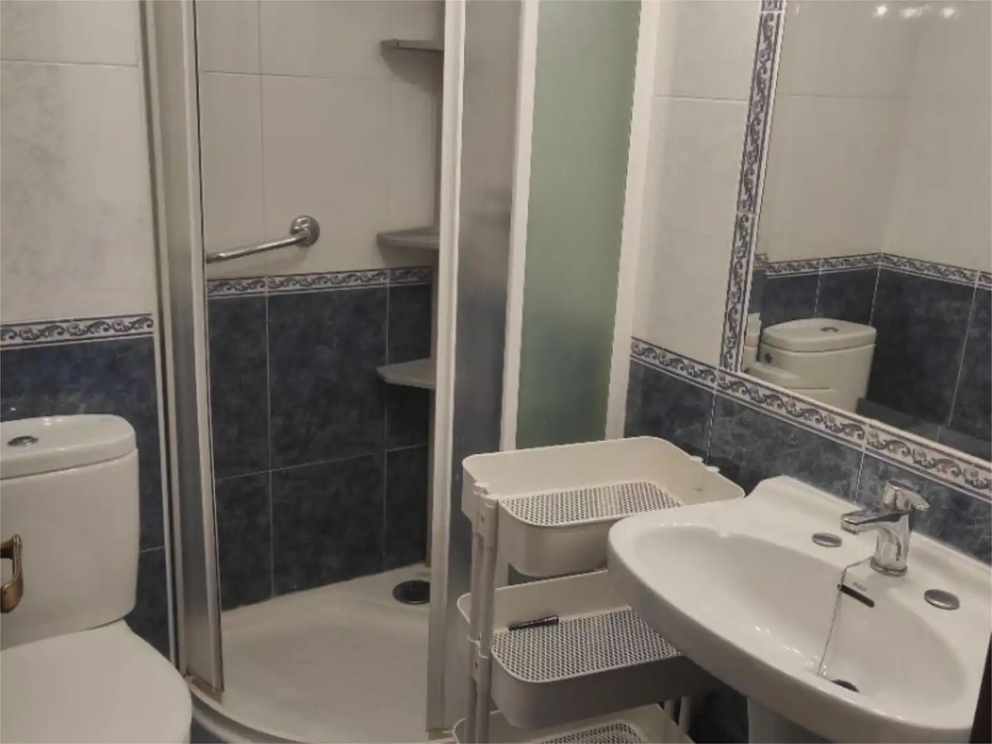 Bathroom of Flat for share in Valladolid  with Air Conditioner, Heating and Private garden
