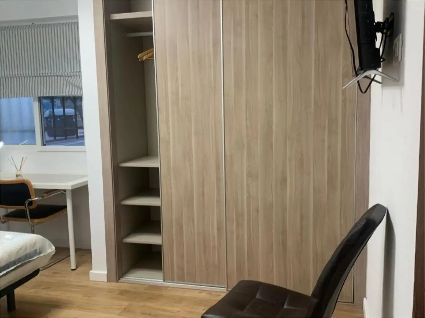 Zimmer in Plaça Pintor Dubón, 2, Ciutat Fallera