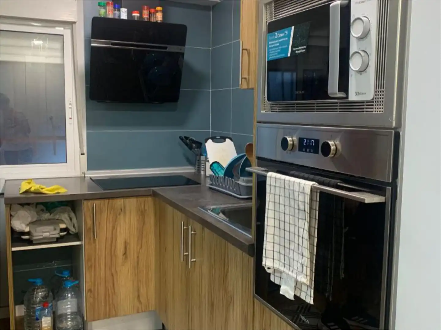 Küche von Wohnung zur untervermieten in Valencia mit Klimaanlage, Privatgarten und Parkett