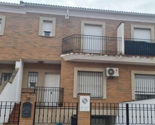 Vista exterior de Casa o xalet en venda en Linares amb Aire condicionat