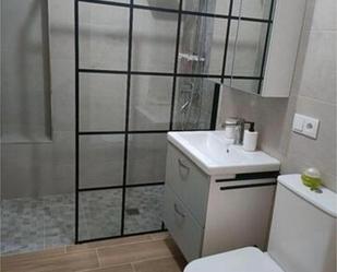 Bany de Apartament de lloguer en  Cádiz Capital