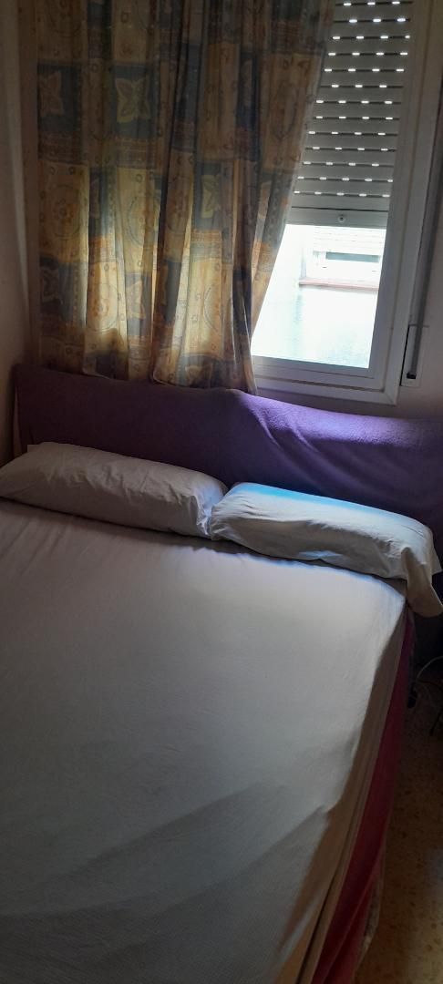 Bedroom of Flat to share in Vilanova i la Geltrú  with Heating, Furnished and Balcony